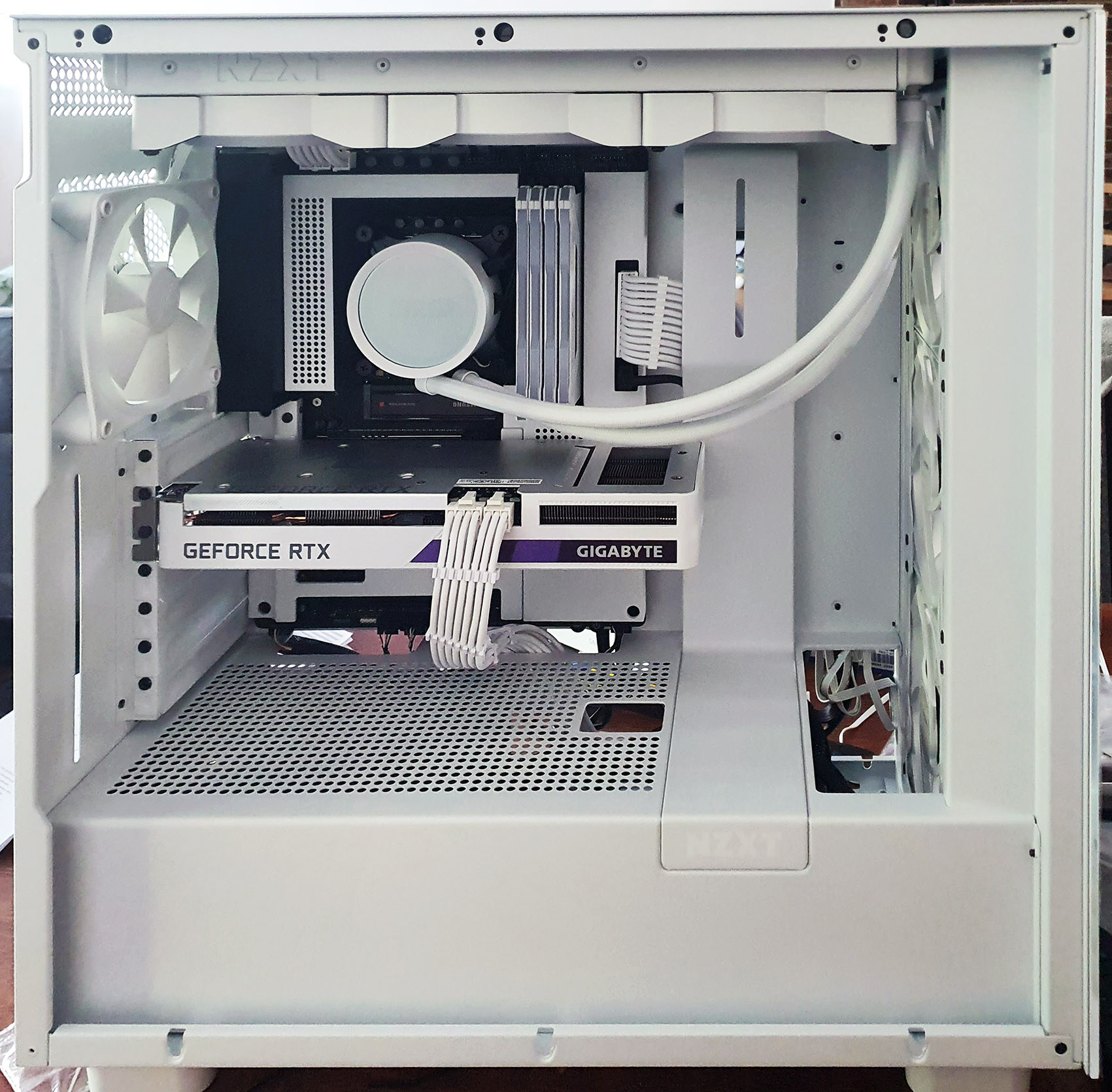 NZXT TOP